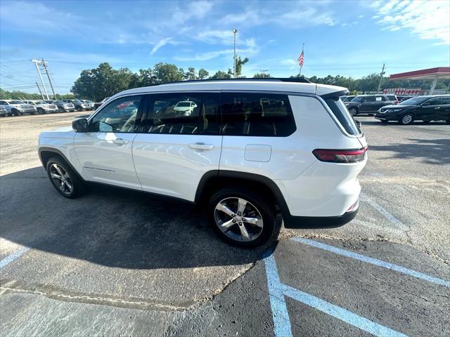 Photo of 2021 Bright White Clearcoat Jeep Grand Cherokee L