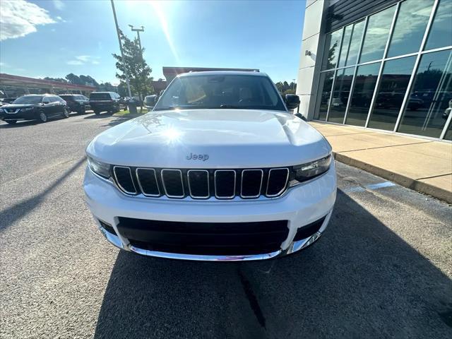 Photo of 2021 Bright White Clearcoat Jeep Grand Cherokee L