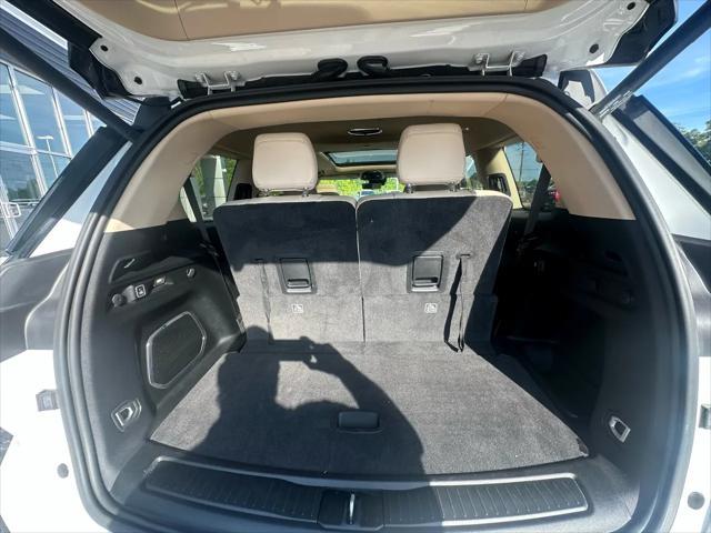 Photo of 2021 Bright White Clearcoat Jeep Grand Cherokee L