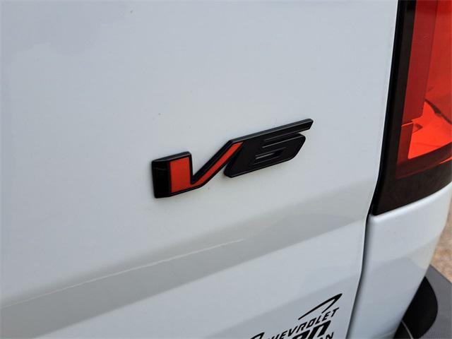 Photo of 2022 Summit White Chevrolet Colorado