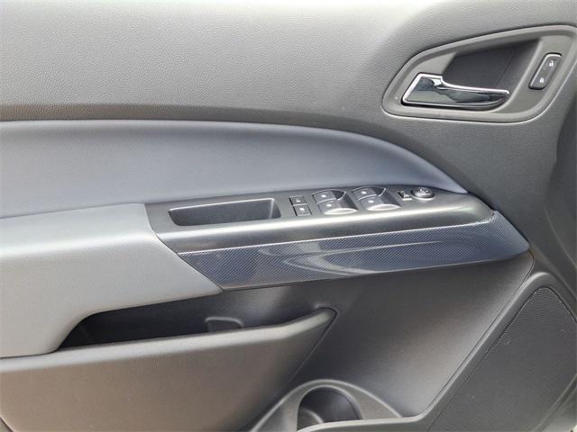 Photo of 2022 Summit White Chevrolet Colorado