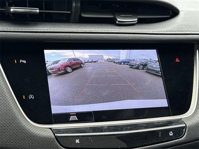 Photo of 2023 Crystal White Tricoat Cadillac XT5