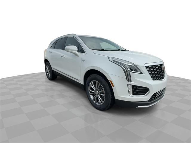 Photo of 2023 Crystal White Tricoat Cadillac XT5