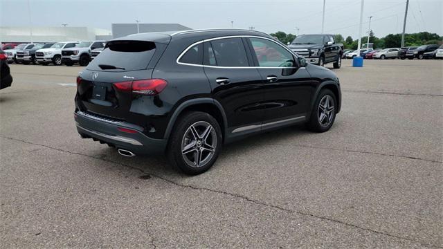Photo of 2023 Night Black Mercedes-Benz GLA 250