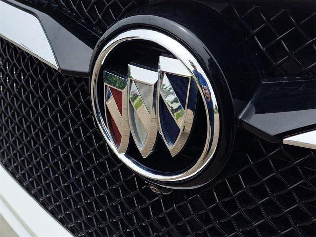 Photo of 2024 White Frost Tricoat Buick Enclave