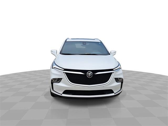 Photo of 2024 White Frost Tricoat Buick Enclave