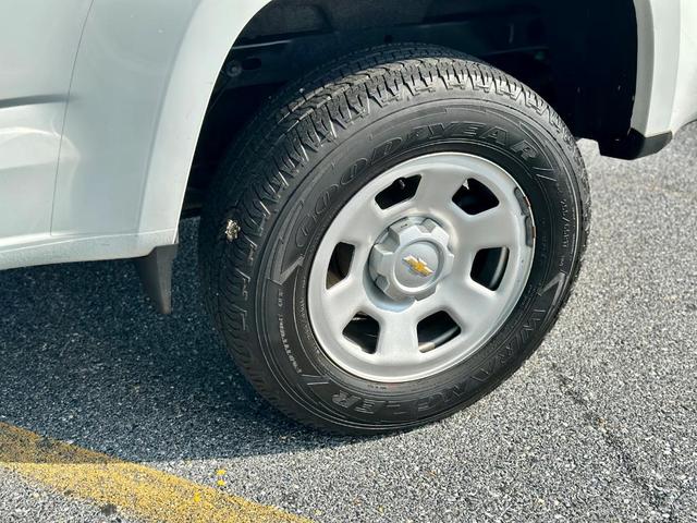 Photo of 2021 Summit White Chevrolet Colorado