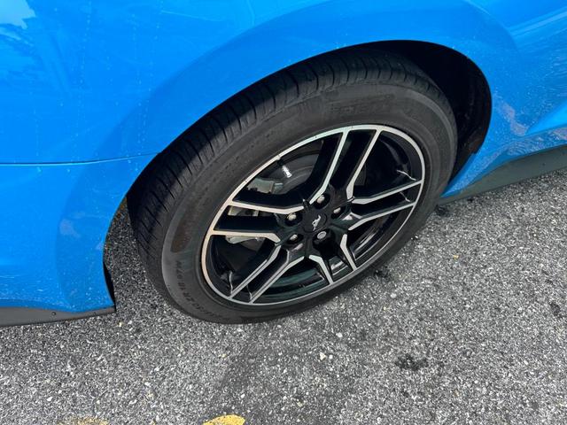 Photo of 2022 Grabber Blue Ford Mustang