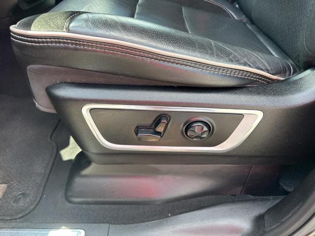 Photo of 2019 Diamond Black RAM 1500