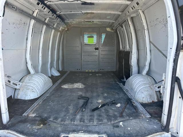 Photo of 2018 Summit White Chevrolet Express 2500