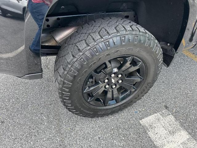 Photo of 2022 Black Chevrolet Colorado
