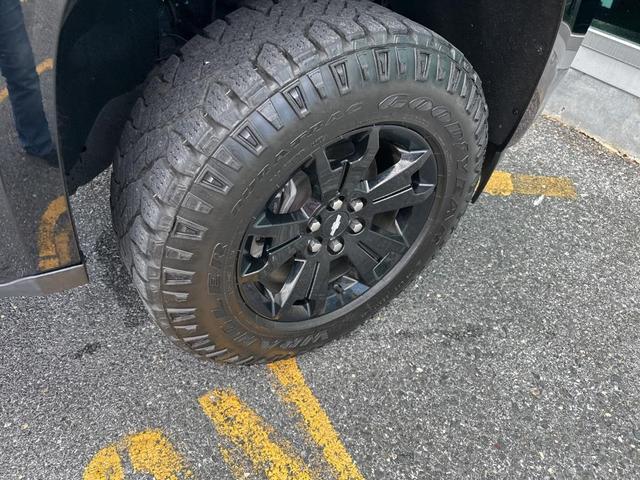 Photo of 2022 Black Chevrolet Colorado