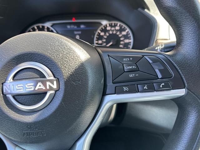 Photo of 2023 White Nissan Altima