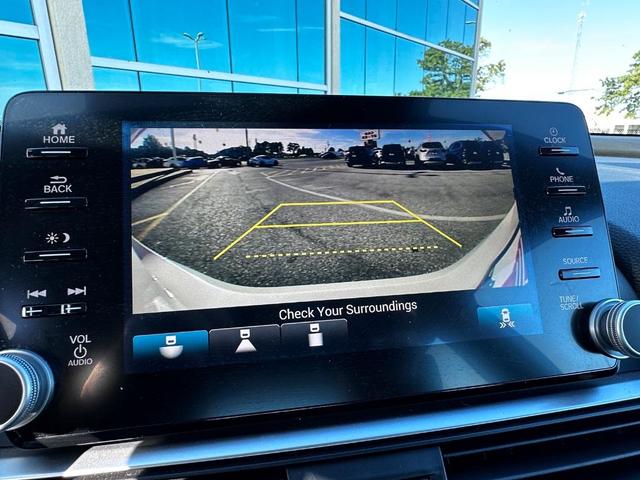 Photo of 2018 White Honda Accord