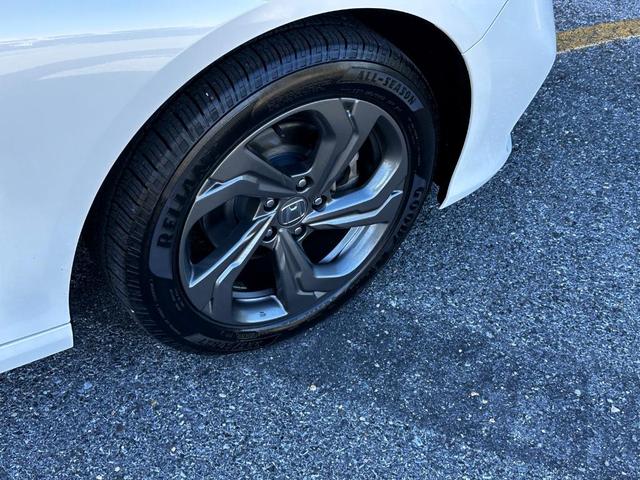 Photo of 2018 White Honda Accord