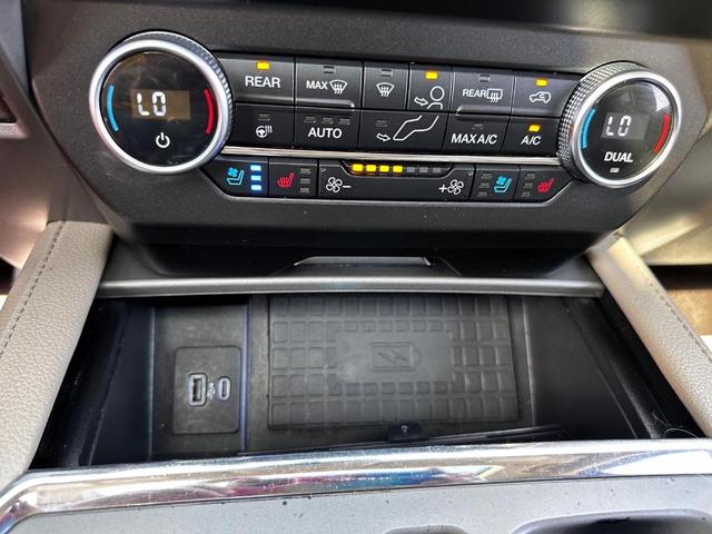 Photo of 2021 White Metallic Ford Expedition Max