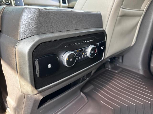 Photo of 2021 White Metallic Ford Expedition Max