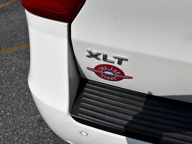 Photo of 2021 White Metallic Ford Expedition Max