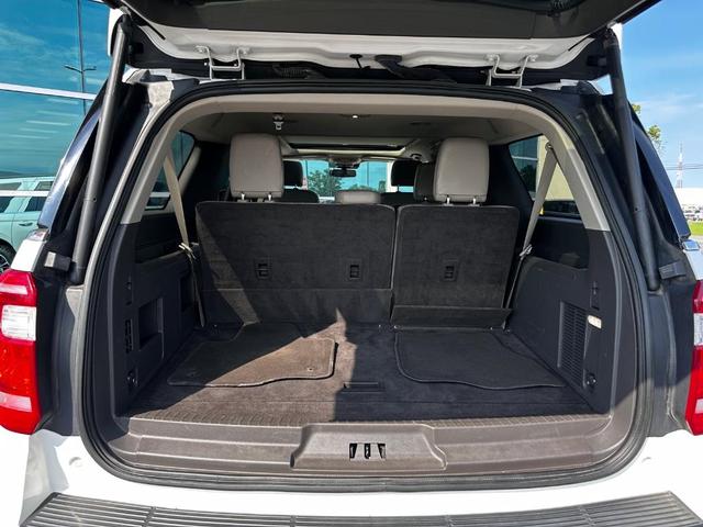 Photo of 2021 White Metallic Ford Expedition Max
