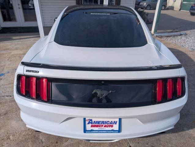 Photo of 2017 Oxford White Ford Mustang