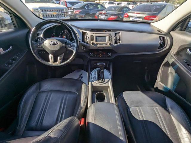 Photo of 2016 Mineral Silver Kia Sportage
