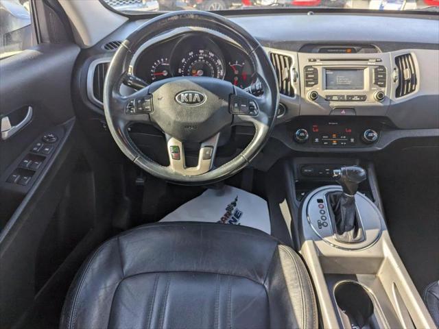 Photo of 2016 Mineral Silver Kia Sportage