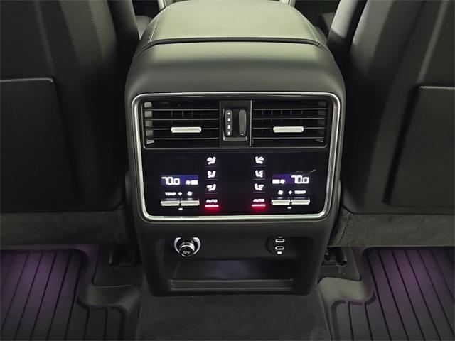 Photo of 2022 White Porsche Cayenne