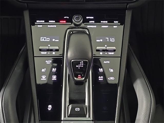 Photo of 2022 White Porsche Cayenne
