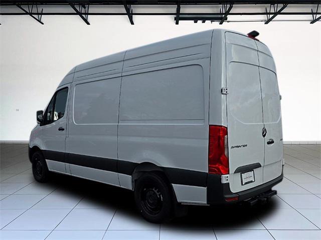 Photo of 2025 Arctic White Mercedes-Benz Sprinter 2500