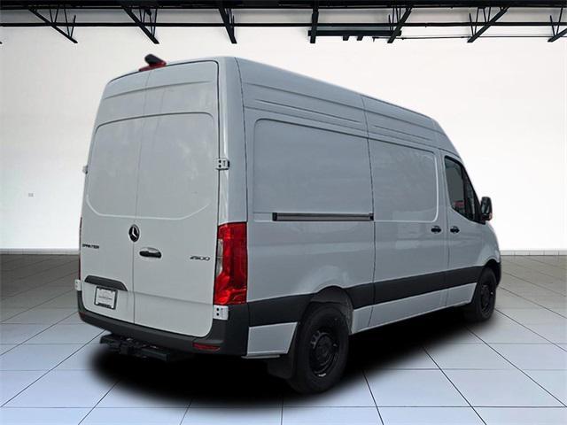 Photo of 2025 Arctic White Mercedes-Benz Sprinter 2500