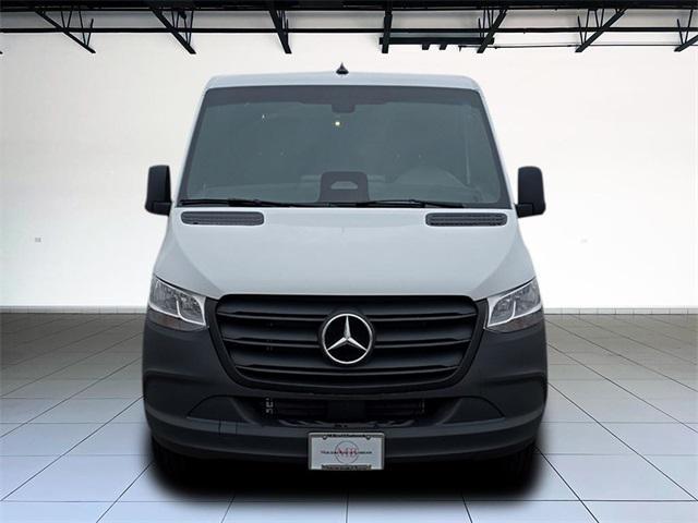 Photo of 2025 Arctic White Mercedes-Benz Sprinter 2500