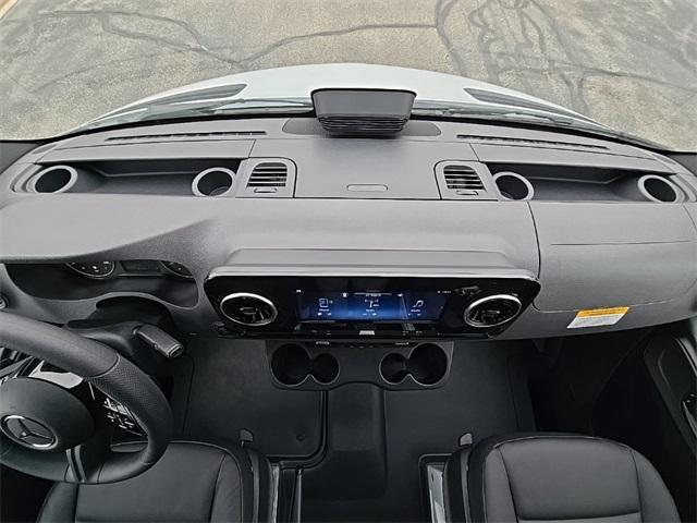 Photo of 2025 Arctic White Mercedes-Benz Sprinter 2500