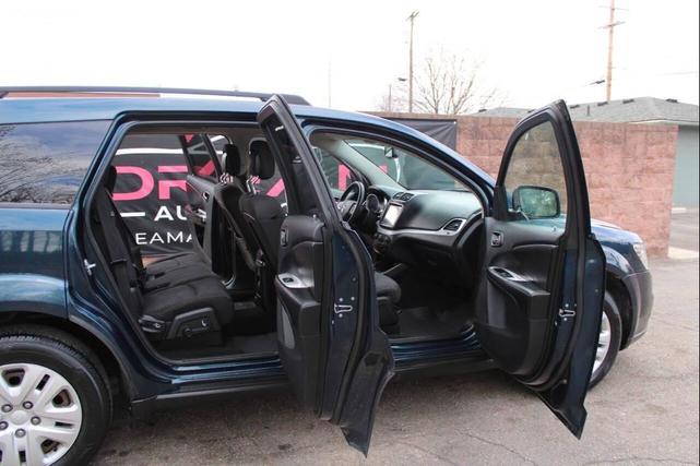 Photo of 2013 Blue Dodge Journey