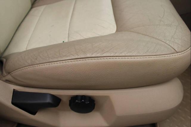 Photo of 2003 Oxford White Clearcoat Ford Expedition