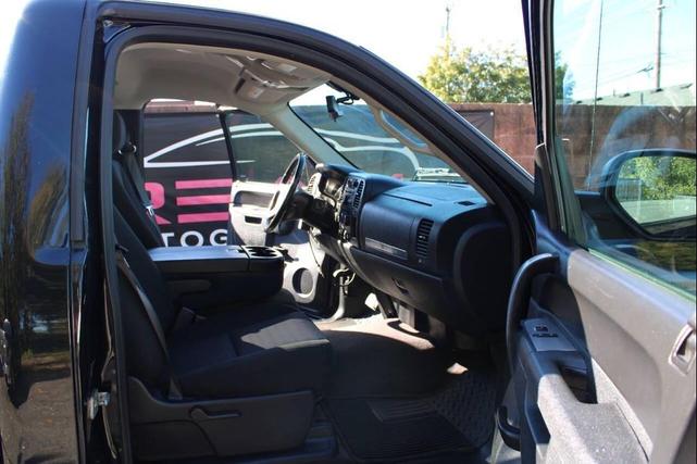Photo of 2013 Black Chevrolet Silverado 1500