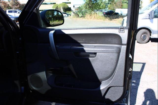 Photo of 2013 Black Chevrolet Silverado 1500