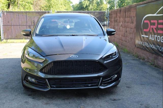 Photo of 2015 Magnetic Ford Focus ST