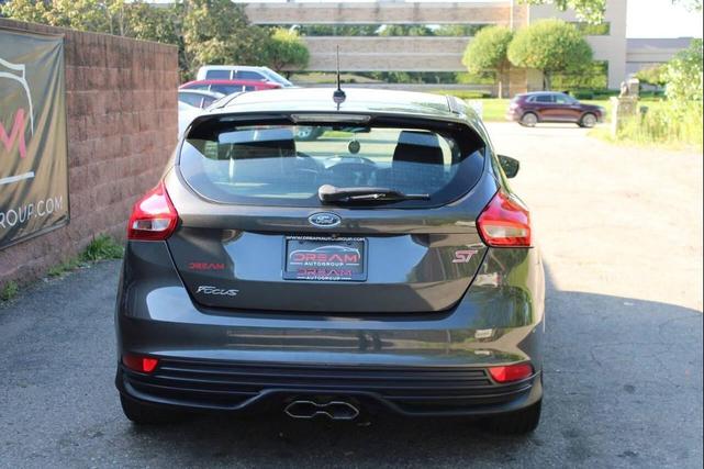 Photo of 2015 Magnetic Ford Focus ST