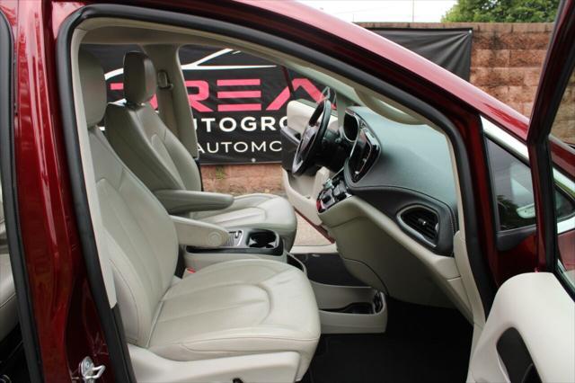 Photo of 2021 Velvet Red Pearlcoat Chrysler Pacifica Hybrid