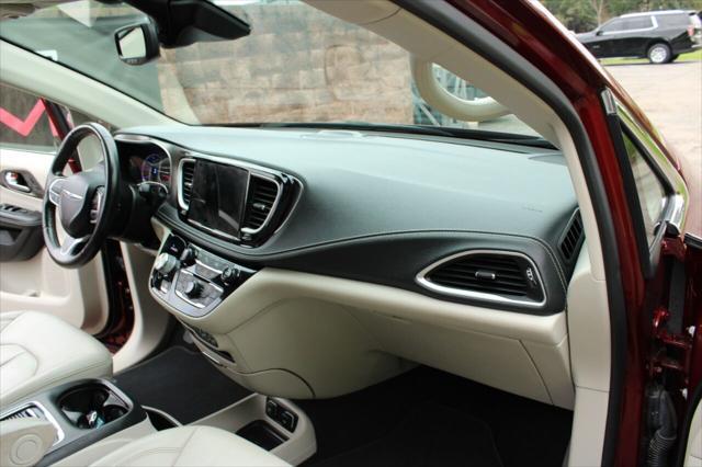 Photo of 2021 Velvet Red Pearlcoat Chrysler Pacifica Hybrid