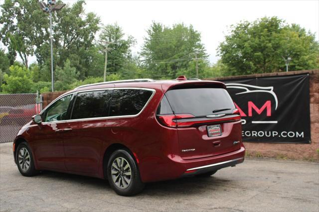 Photo of 2021 Velvet Red Pearlcoat Chrysler Pacifica Hybrid