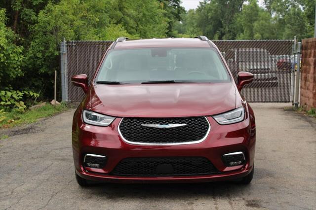 Photo of 2021 Velvet Red Pearlcoat Chrysler Pacifica Hybrid
