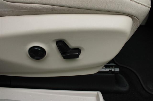 Photo of 2021 Velvet Red Pearlcoat Chrysler Pacifica Hybrid