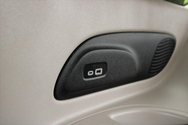 Photo of 2021 Velvet Red Pearlcoat Chrysler Pacifica Hybrid