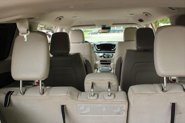 Photo of 2021 Velvet Red Pearlcoat Chrysler Pacifica Hybrid