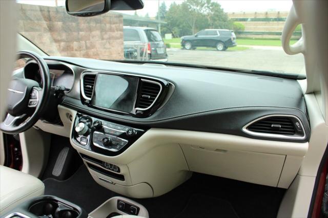 Photo of 2021 Velvet Red Pearlcoat Chrysler Pacifica Hybrid