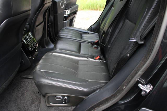 Photo of 2014 Black Land Rover Range Rover