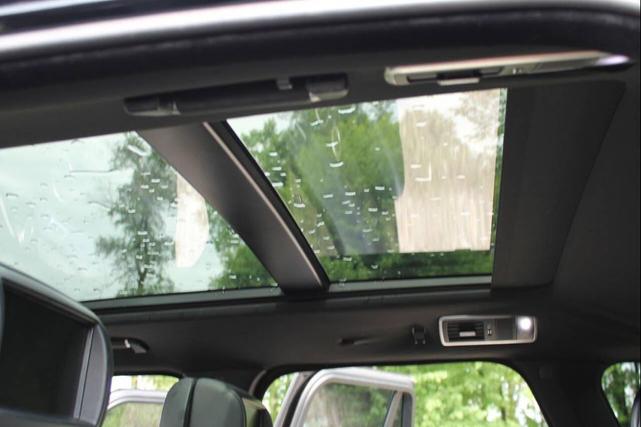 Photo of 2014 Black Land Rover Range Rover