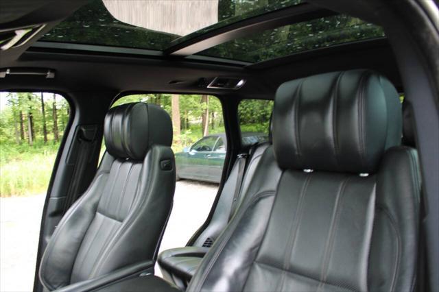Photo of 2014 Black Land Rover Range Rover
