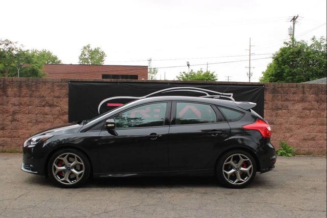 Photo of 2014 Tuxedo Black Ford Focus ST
